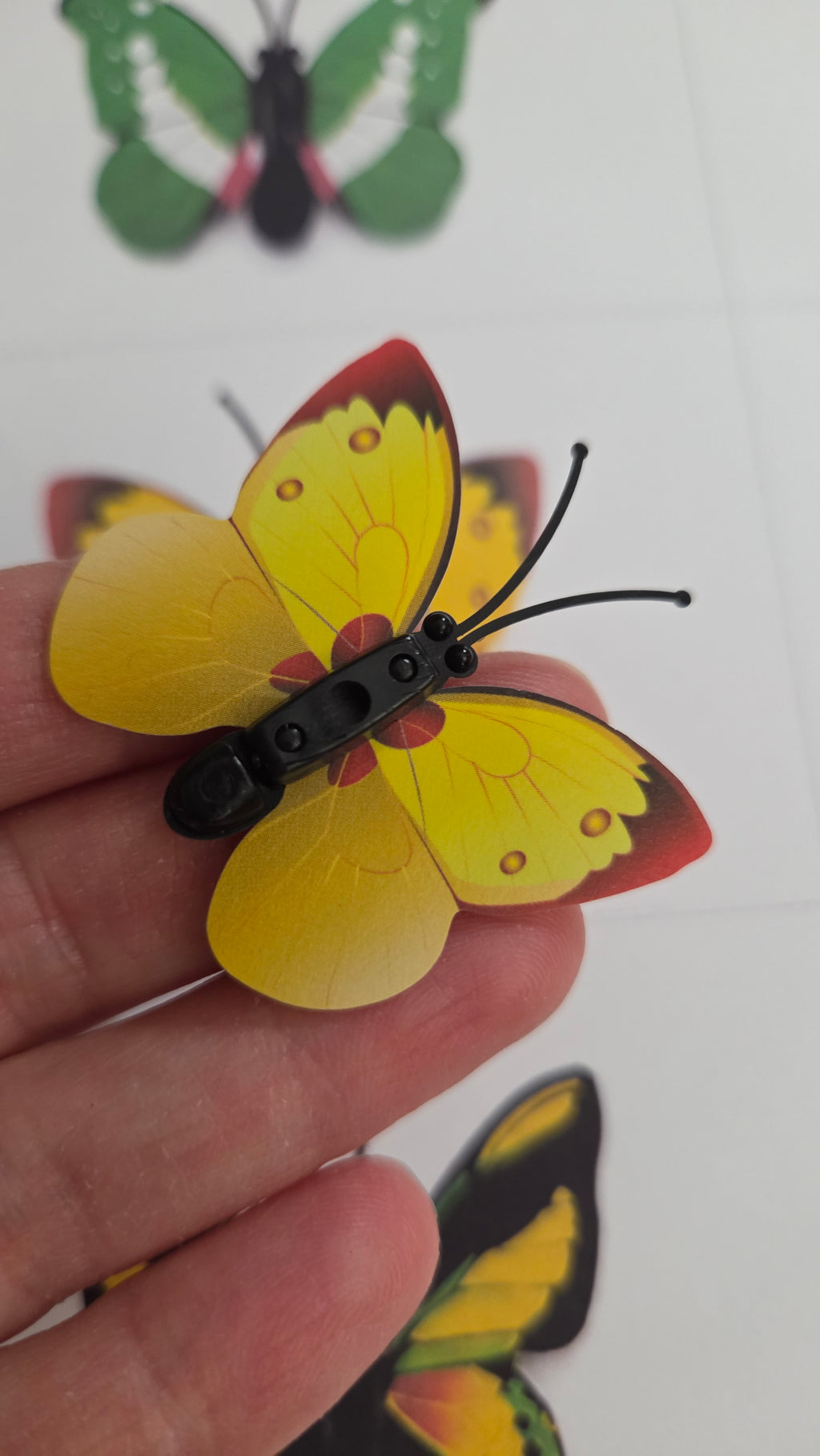 Leptiri – učenje boja kroz igru 🦋🌈