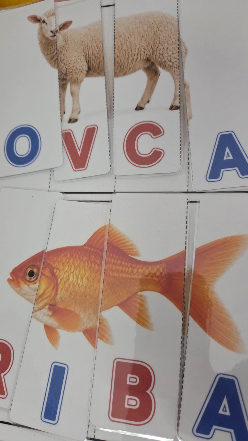 Montessori puzzle riječi za početno čitanje