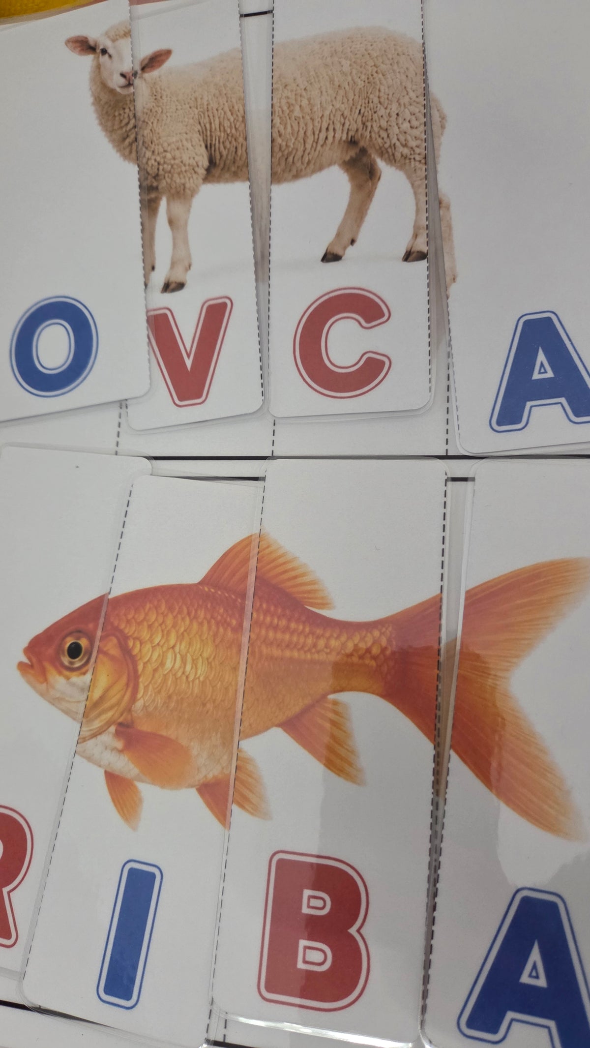 Montessori puzzle riječi za početno čitanje